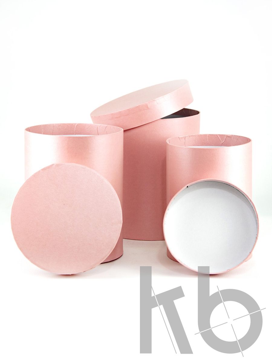 Круглая кашированная коробка из розового Маджестика