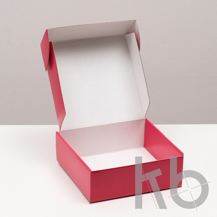 Коробка кашированная из МГК самосборная красная