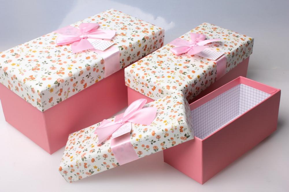 Коробка подарочная картонная