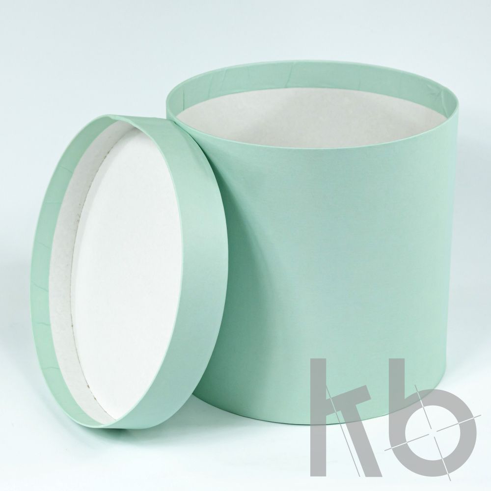 Круглая кашированная коробка бледно-зеленая с крышкой