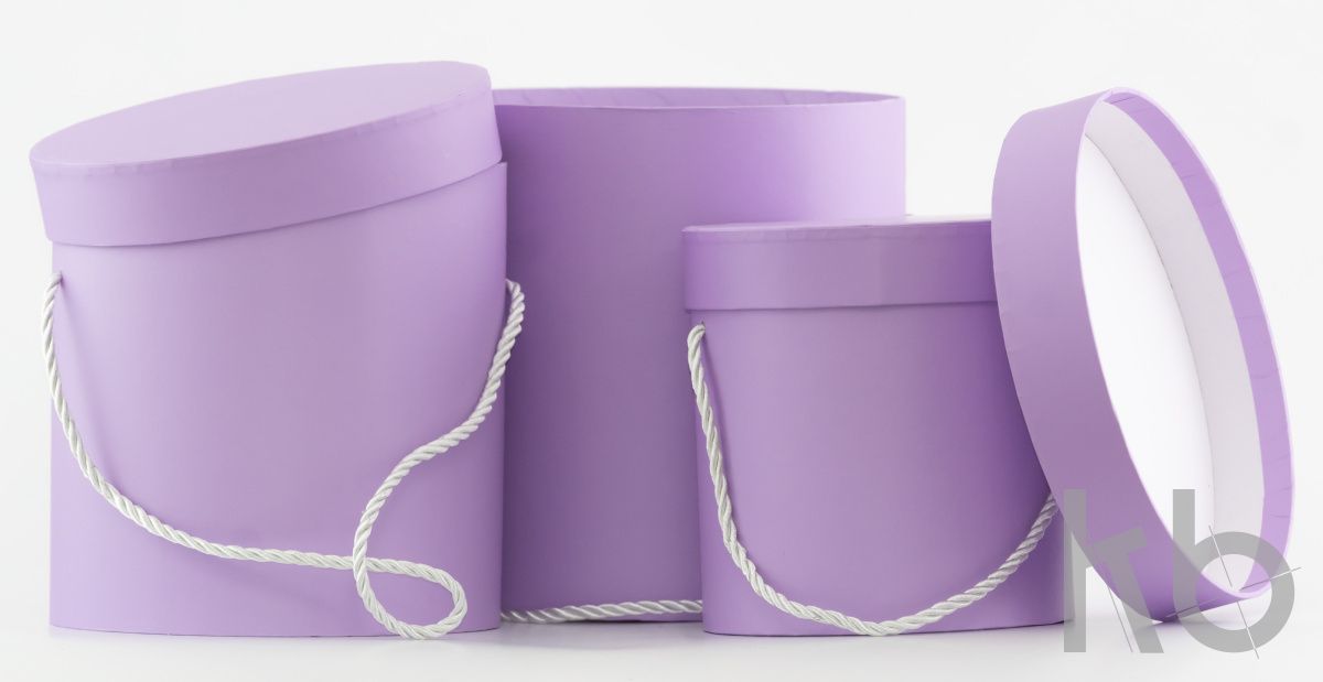 Коробка круглая кашированная, сиреневая с ручкой