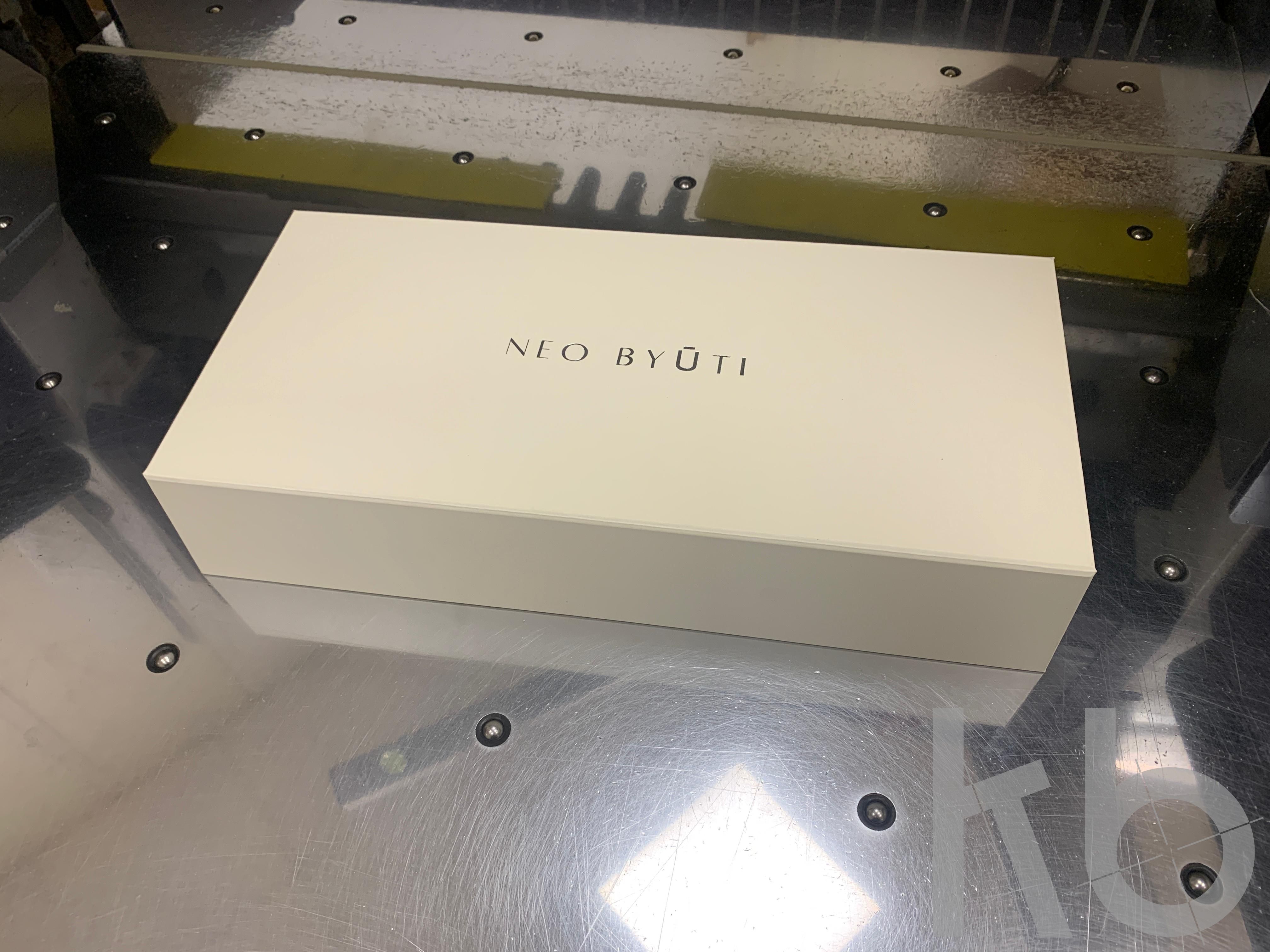 Подарочная коробка на магнитном клапане