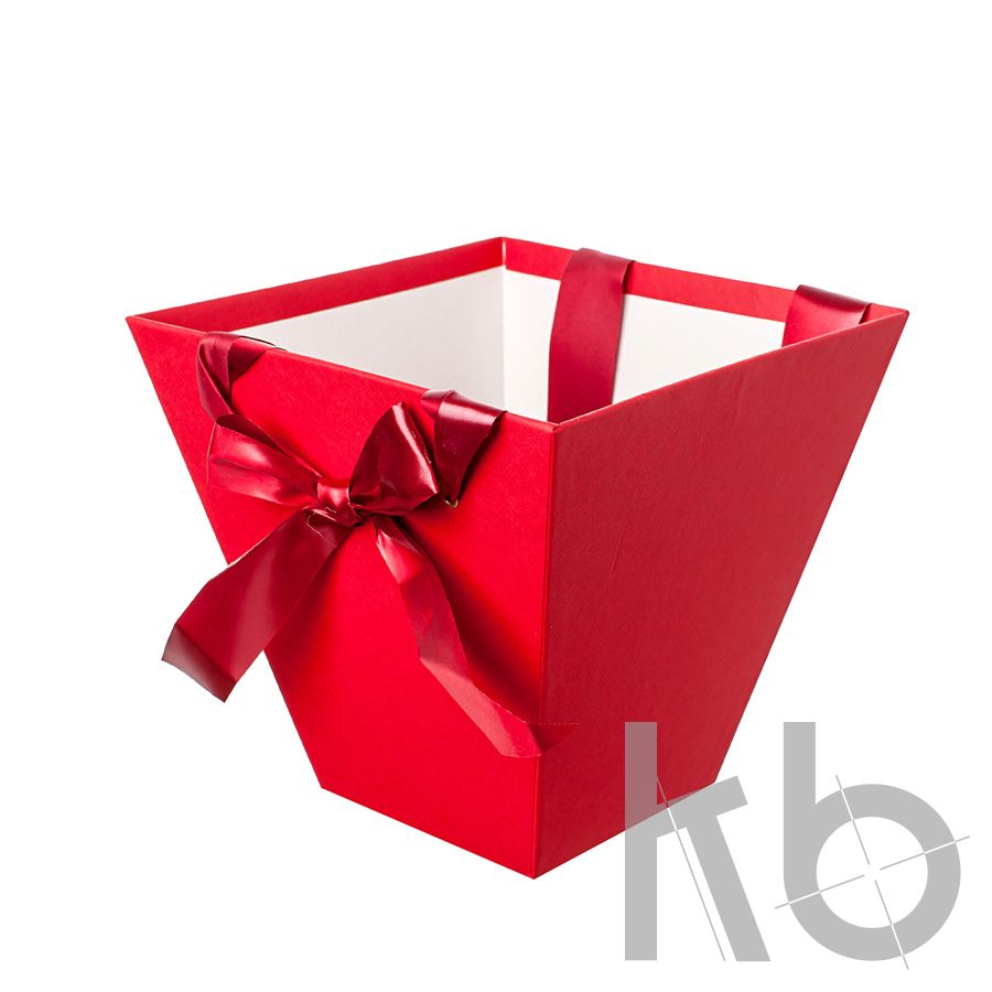 Красная кашированная сумка-переноска с бантом