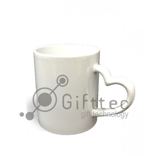 Кружка белая для влюбленных, ручка в виде сердца для сублимации Кружка белая для влюбленных, ручка в виде сердца для сублимации