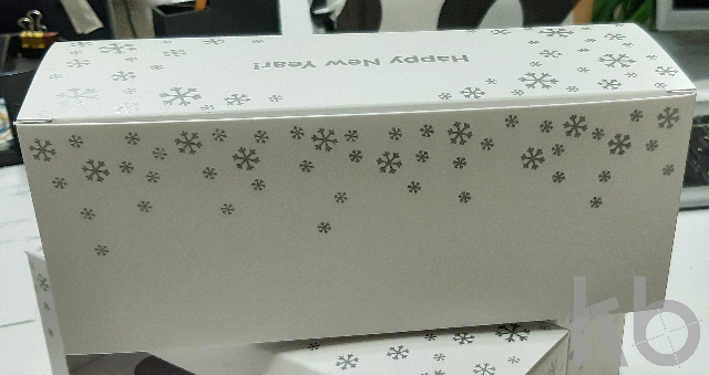 Коробка под 3 шара 80 мм в ряд с окошком белая Коробка под 3 шара 80 мм в ряд с окошком белая